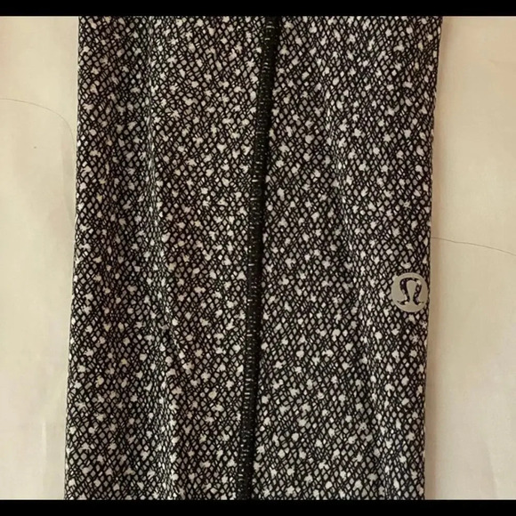 Lululemon Fast & Free Black & White Frozen Fizz 7/8 Tights Size Small - Picture 4 of 9